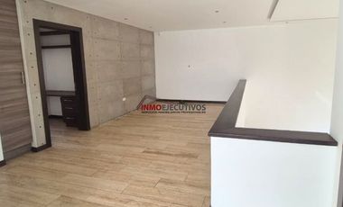 Moderna casa de venta en Cumbayá, sector la Viña.