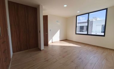 VENTA DE CASA NUEVA en SANTA BARBARA RESIDENCIAL