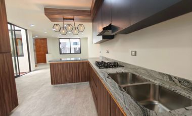 VENTA DE CASA NUEVA en SANTA BARBARA RESIDENCIAL