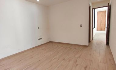 VENTA DE CASA NUEVA en SANTA BARBARA RESIDENCIAL