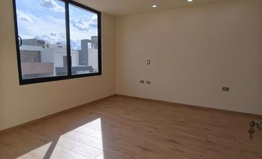 VENTA DE CASA NUEVA en SANTA BARBARA RESIDENCIAL