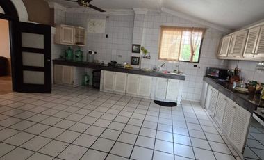 Casa en Alquiler en Kennedy Norte, 3 Habitaciones, 3 Baños, Patio, Garaje, Norte de Guayaquil.