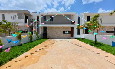 CASA EN ARISTA RESIDENCIAL DZITYÁ