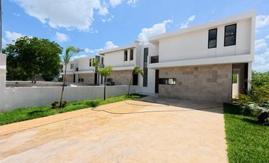 CASA EN PALMARIA RESIDENCIAL DZITYÁ