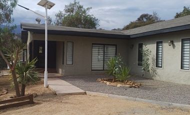 GRAN OPORTUNIDAD PARCELA EN PRIMERA LÍNEA CON DOS CASAS GRANDES