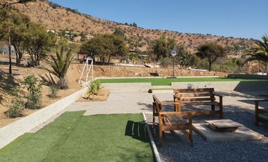 GRAN OPORTUNIDAD PARCELA EN PRIMERA LÍNEA CON DOS CASAS GRANDES