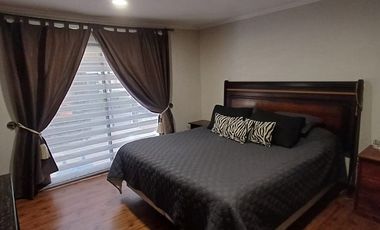 GRAN OPORTUNIDAD PARCELA EN PRIMERA LÍNEA CON DOS CASAS GRANDES