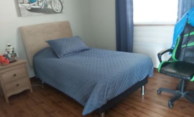 GRAN OPORTUNIDAD PARCELA EN PRIMERA LÍNEA CON DOS CASAS GRANDES