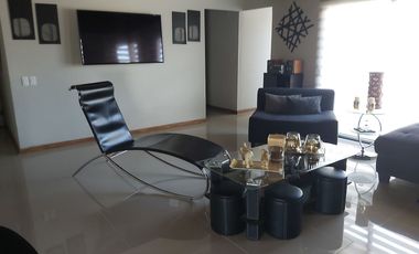 GRAN OPORTUNIDAD PARCELA EN PRIMERA LÍNEA CON DOS CASAS GRANDES