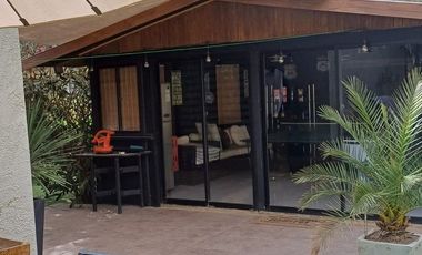 GRAN OPORTUNIDAD PARCELA EN PRIMERA LÍNEA CON DOS CASAS GRANDES