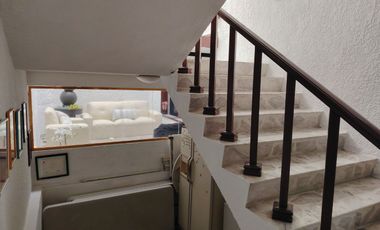 Casa en renta semiamueblada