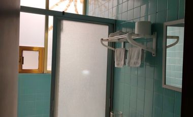 Casa en renta semiamueblada