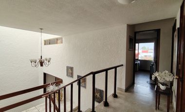 Casa en renta semiamueblada