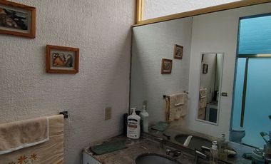 Casa en renta semiamueblada