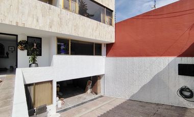 Casa en renta semiamueblada