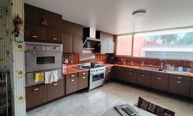 Casa en renta semiamueblada