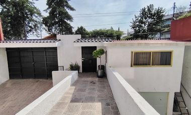 Casa en renta semiamueblada