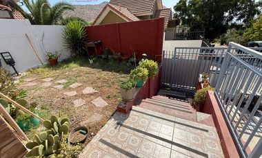 Casa en Arriendo emplazada en Microbarrio Alto El Manzano Til Til