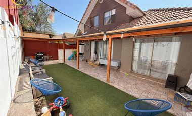 Casa en Arriendo emplazada en Microbarrio Alto El Manzano Til Til