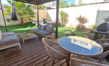 Arrienda Excelente Casa Mediterránea en Condominio Alto el Manzano