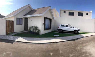 Arriendo Casa en Costa Laguna.