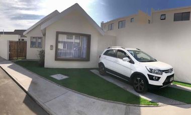 Arriendo Casa en Costa Laguna.