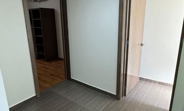 CASA EN VENTA RENOVADA EN LA ZONA DORADA DE METEPEC EN CONDOMINIO CON VIGILANCIA