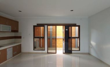 RUMAH TERAWAT ASRI KULDESAK ONEGATE SYSTEM JL PESANTREN CIBABAT CIMAHI