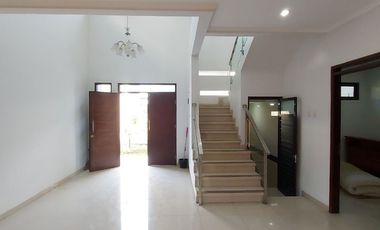 RUMAH TERAWAT ASRI KULDESAK ONEGATE SYSTEM JL PESANTREN CIBABAT CIMAHI