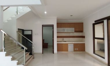 RUMAH TERAWAT ASRI KULDESAK ONEGATE SYSTEM JL PESANTREN CIBABAT CIMAHI
