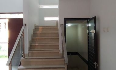 RUMAH TERAWAT ASRI KULDESAK ONEGATE SYSTEM JL PESANTREN CIBABAT CIMAHI