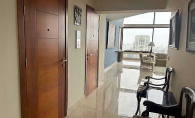 ¡Espectacular Duplex Penthouse Frente al Golf San Isidro!