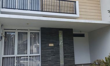 DIJUAL CEPAT RUMAH TERAWAT STRATEGIS DI PERUMAHAN AREA GEGERKALONG SARIJADI BANDUNG UTARA