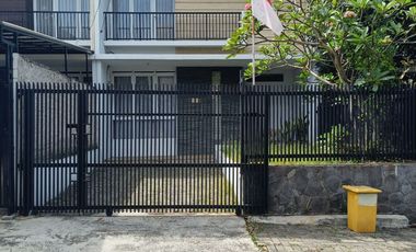 DIJUAL CEPAT RUMAH TERAWAT STRATEGIS DI PERUMAHAN AREA GEGERKALONG SARIJADI BANDUNG UTARA