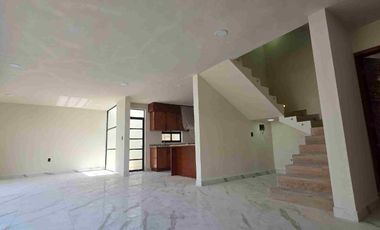 Casa nueva en renta, en esquina, en Residencial Terranova,  al sur de la ciudad de Pachuca, Hidalgo.