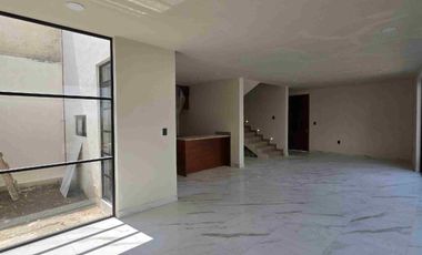 Casa nueva en renta, en esquina, en Residencial Terranova,  al sur de la ciudad de Pachuca, Hidalgo.