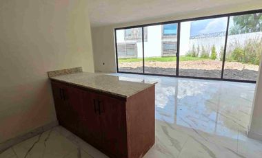 Casa nueva en renta, en esquina, en Residencial Terranova,  al sur de la ciudad de Pachuca, Hidalgo.