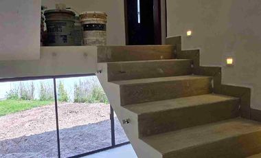 Casa nueva en renta, en esquina, en Residencial Terranova,  al sur de la ciudad de Pachuca, Hidalgo.