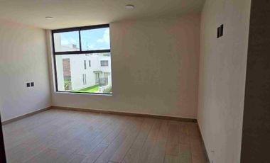 Casa nueva en renta, en esquina, en Residencial Terranova,  al sur de la ciudad de Pachuca, Hidalgo.