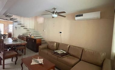 Amplia casa 4 recs en renta, muy cerca del Acuario de Veracruz.