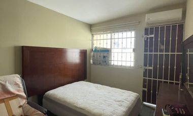 Amplia casa 4 recs en renta, muy cerca del Acuario de Veracruz.