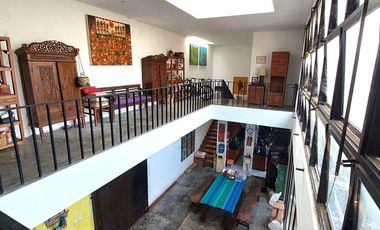 Rumah Estetik dan Natural dengan Joglo dan Kolam Renang di Maguwoharjo