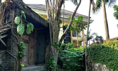 Rumah Estetik dan Natural dengan Joglo dan Kolam Renang di Maguwoharjo
