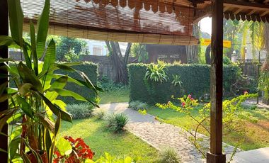 Rumah Estetik dan Natural dengan Joglo dan Kolam Renang di Maguwoharjo