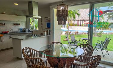 Casa en Venta en Terrasol Acapulco con Roof Garden y Jacuzzi