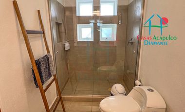 Casa en Venta en Terrasol Acapulco con Roof Garden y Jacuzzi