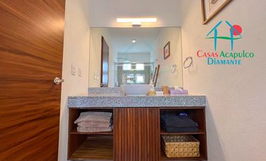 Casa en Venta en Terrasol Acapulco con Roof Garden y Jacuzzi