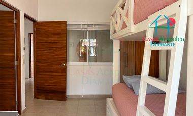 Casa en Venta en Terrasol Acapulco con Roof Garden y Jacuzzi