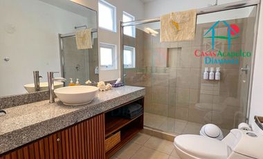 Casa en Venta en Terrasol Acapulco con Roof Garden y Jacuzzi