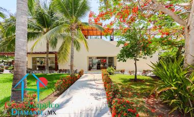Casa en Venta en Terrasol Acapulco con Roof Garden y Jacuzzi